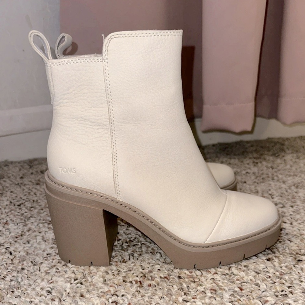 TOMS Rya Lug Sole Women's Size 9.5 Block Heel Platform‎ Booties Light Sand